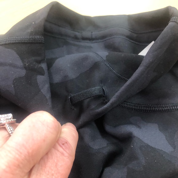 EUC- Lululemon shorts size 0 - Picture 6 of 6